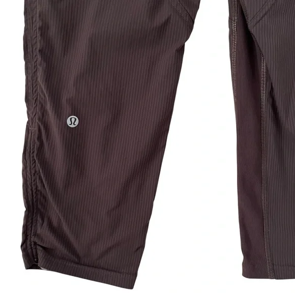 Lululemon‎ Dance Studio Mid-Rise Crop 25" in Chocolate Brown Size 2 - Picture 9 of 13